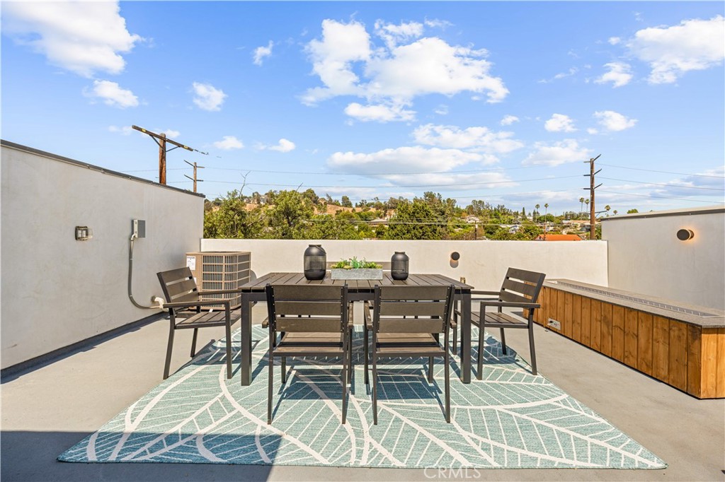 6849 N Figueroa Street