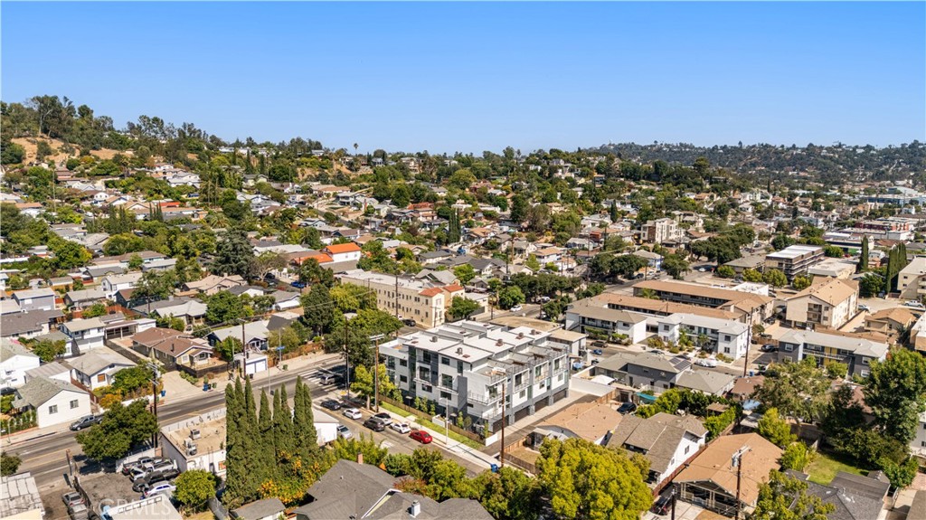 6849 N Figueroa Street