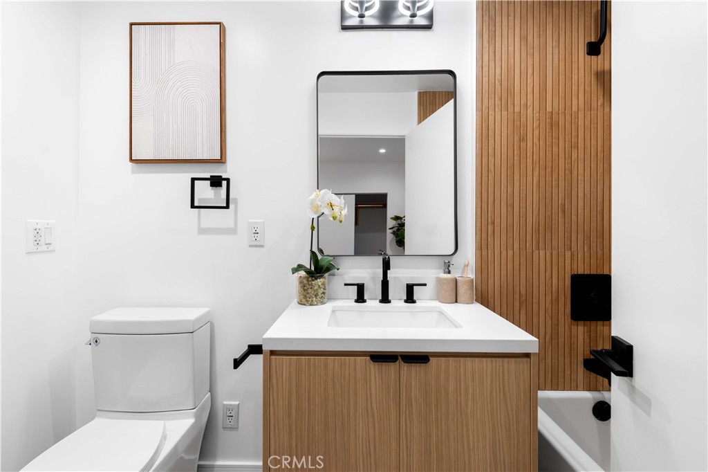 6849 N Figueroa Street