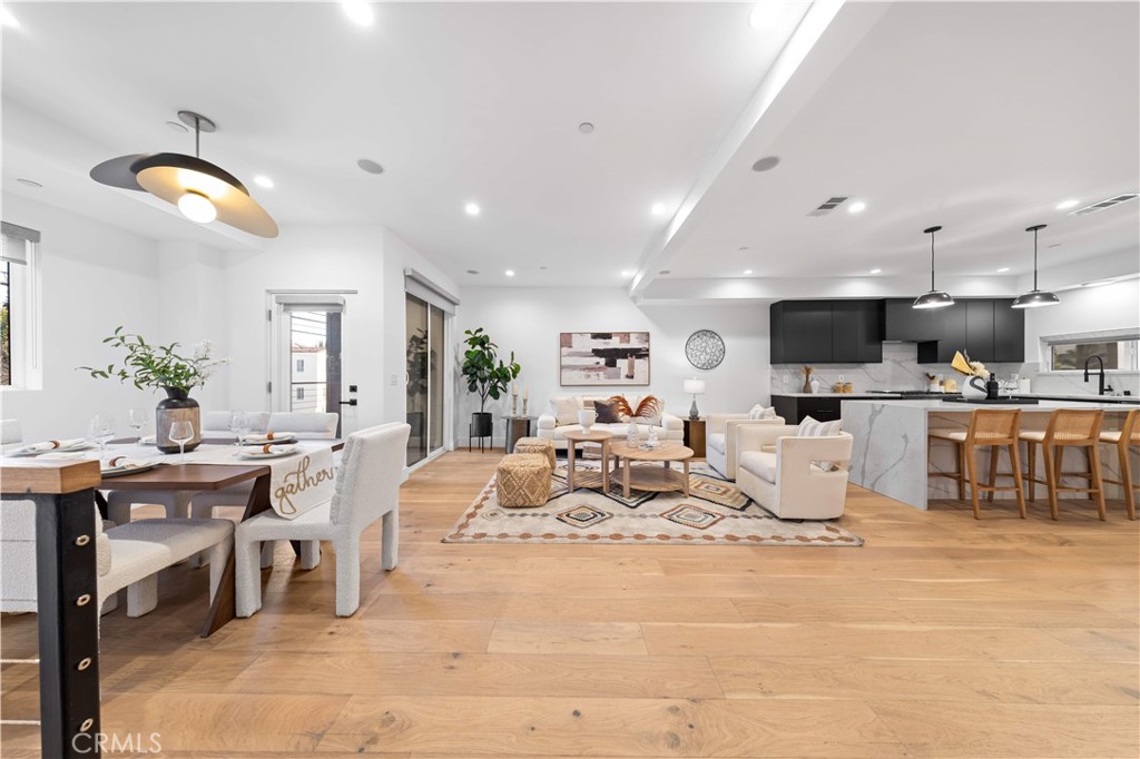 6849 N Figueroa Street