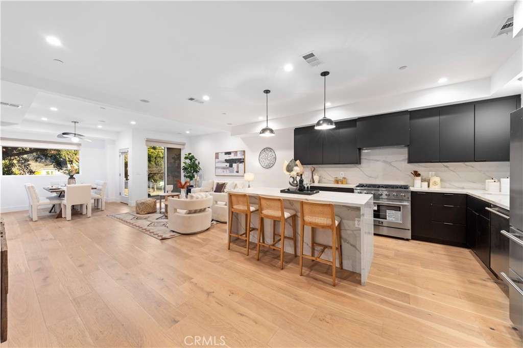 6849 N Figueroa Street