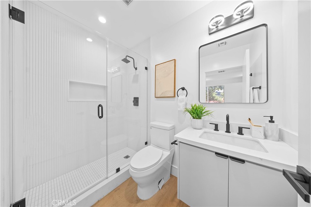 6849 N Figueroa Street