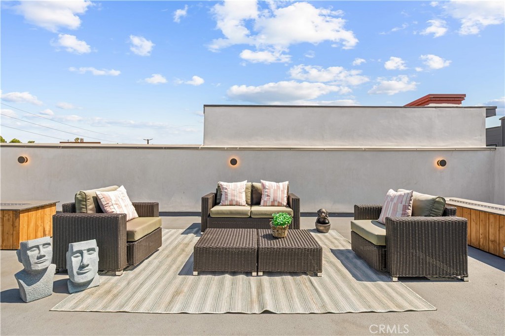 6849 N Figueroa Street