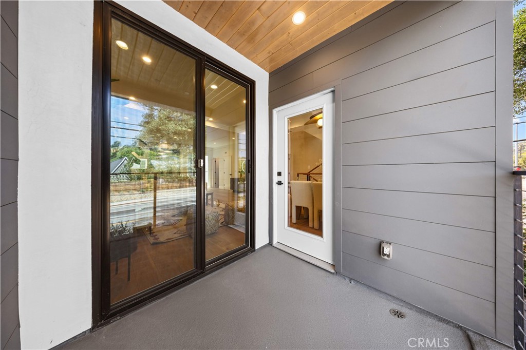 6849 N Figueroa Street