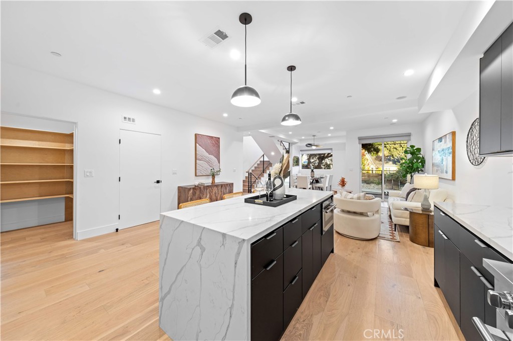 6849 N Figueroa Street