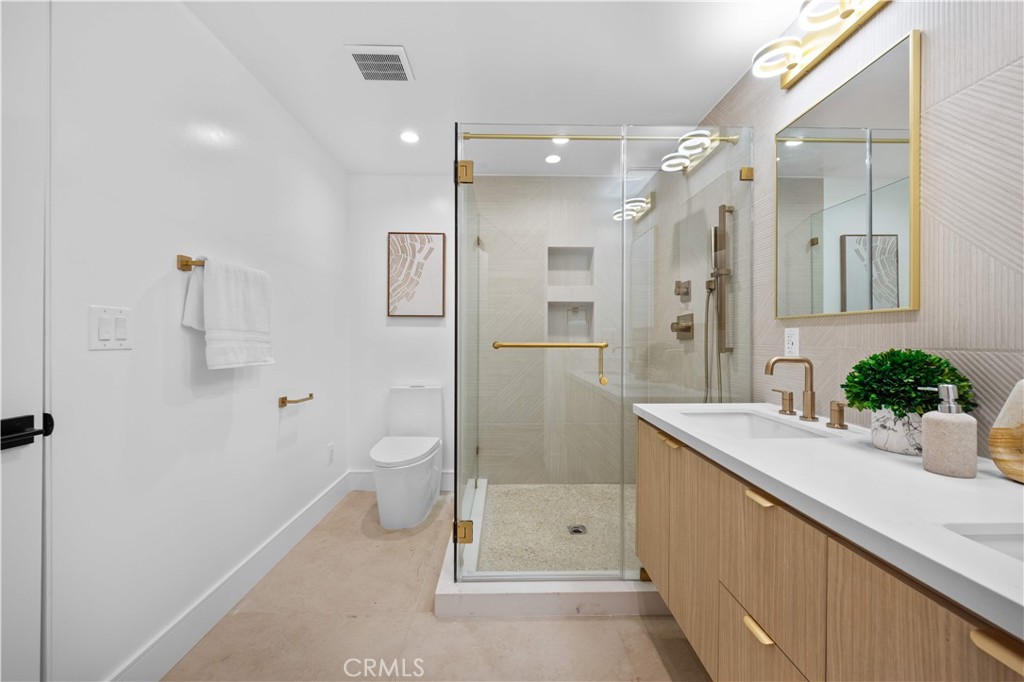 6849 N Figueroa Street