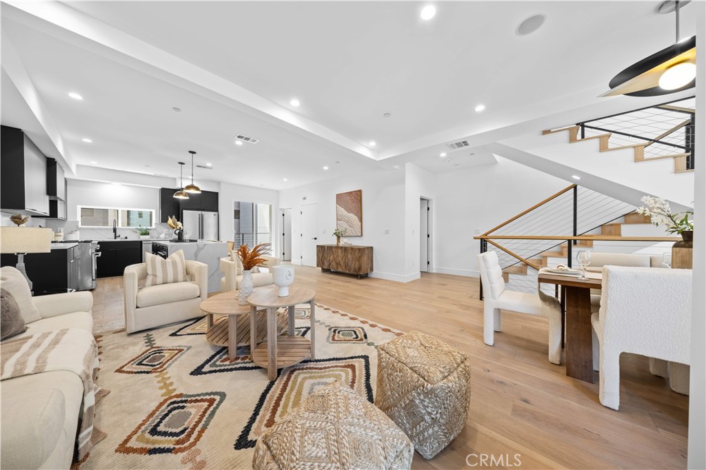 6849 N Figueroa Street