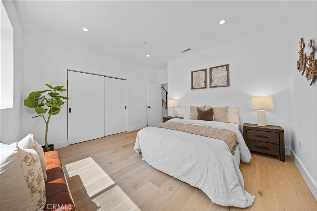 6849 N Figueroa Street