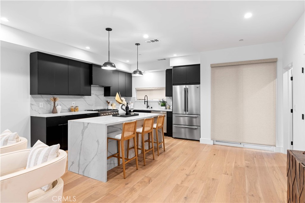 6849 N Figueroa Street