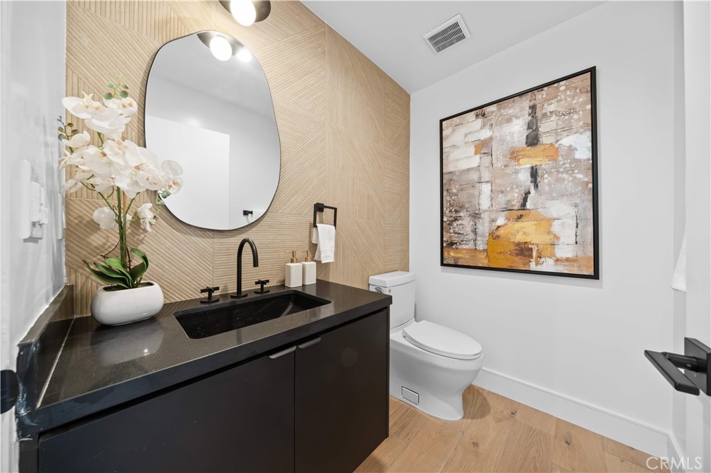 6849 N Figueroa Street