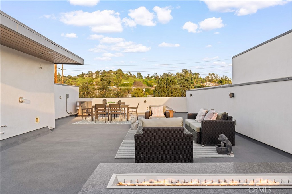 6849 N Figueroa Street