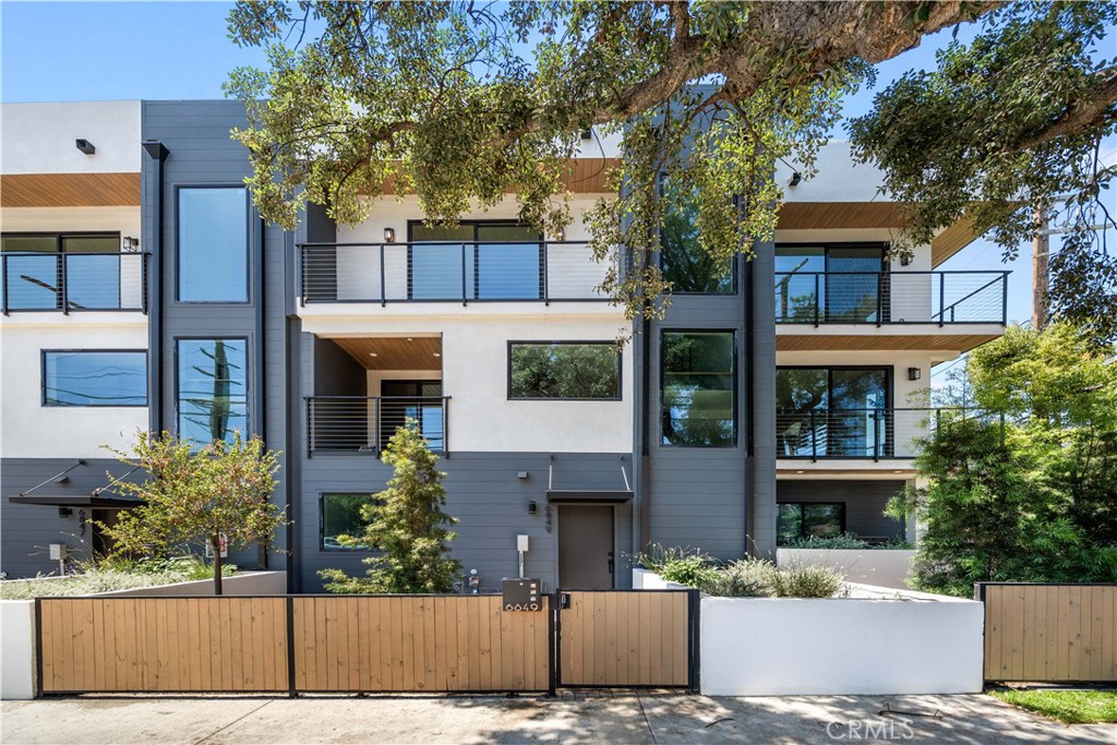 6849 N Figueroa Street