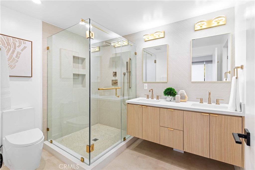 6849 N Figueroa Street