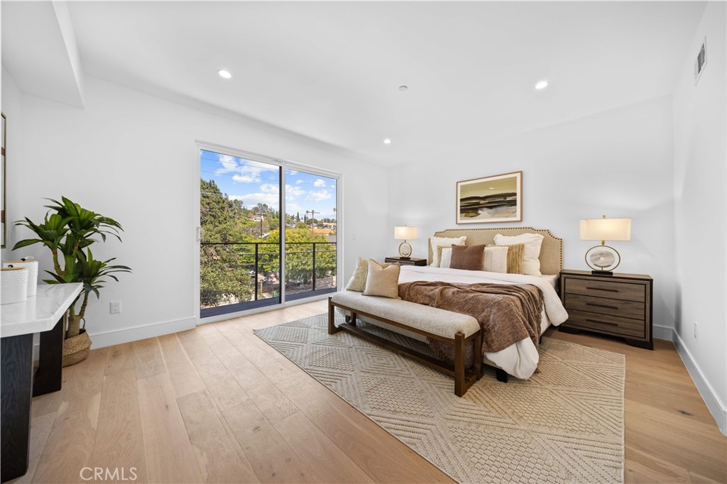 6849 N Figueroa Street