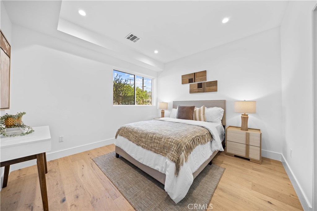 6849 N Figueroa Street