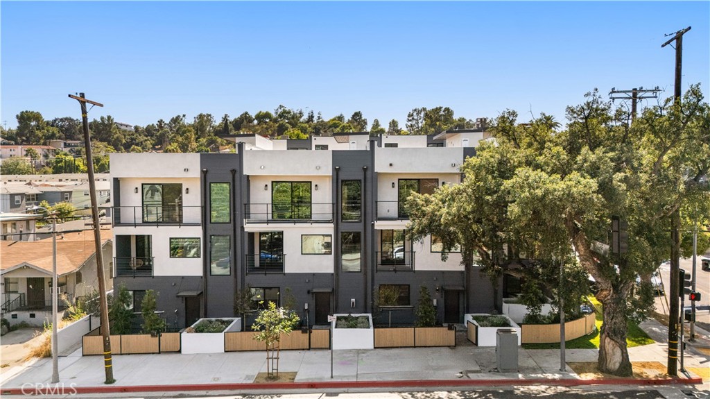 6849 N Figueroa Street