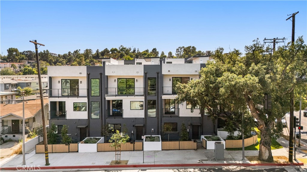 6849 N Figueroa Street
