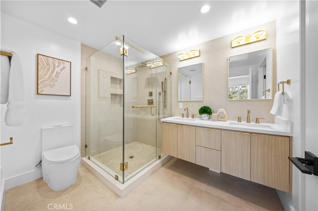 6849 N Figueroa Street