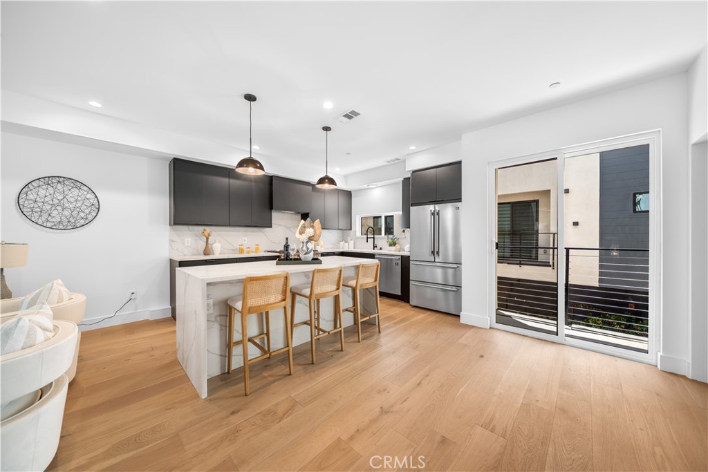 6849 N Figueroa Street