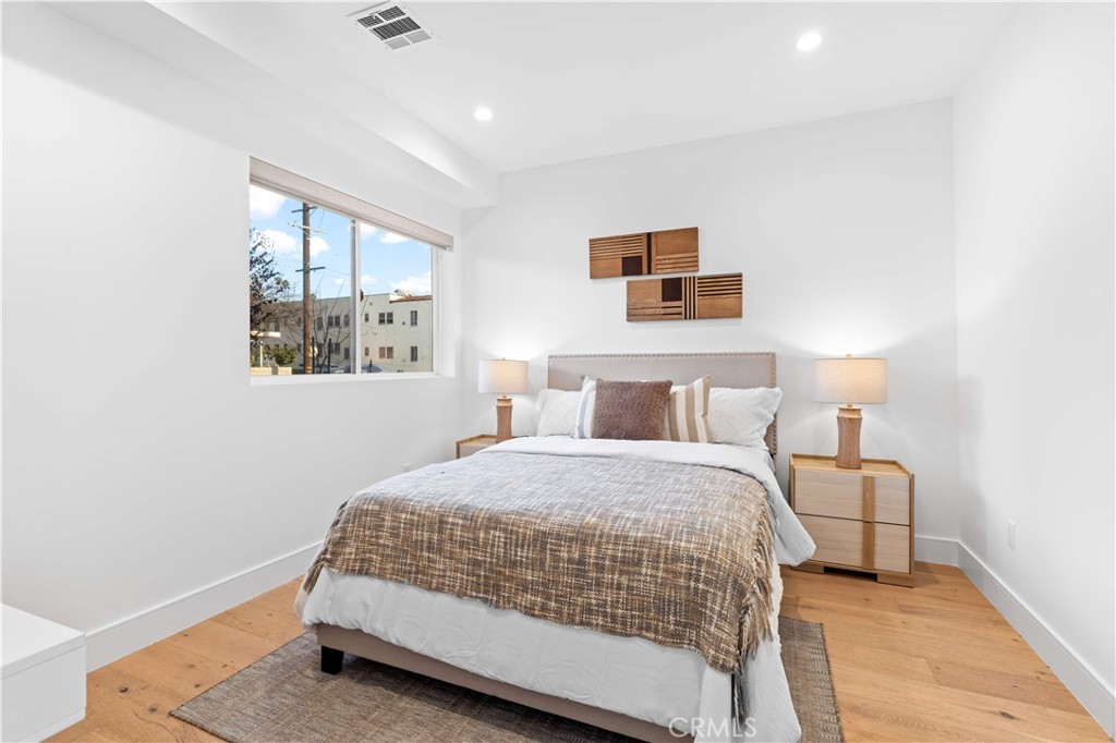 6849 N Figueroa Street