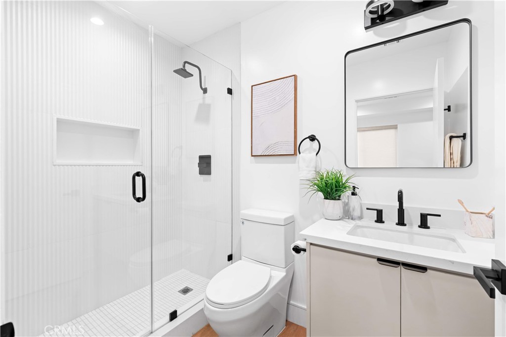 6849 N Figueroa Street