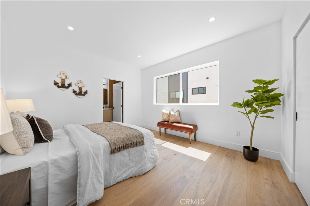 6849 N Figueroa Street