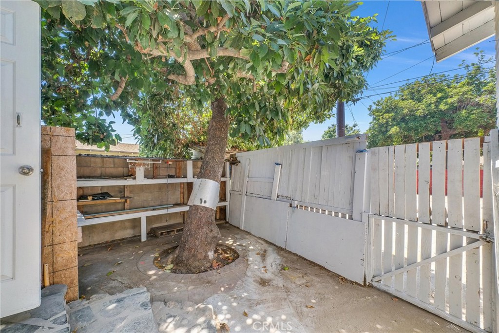820 S Van Ness Avenue