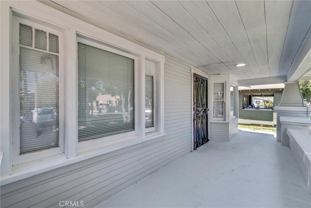 820 S Van Ness Avenue
