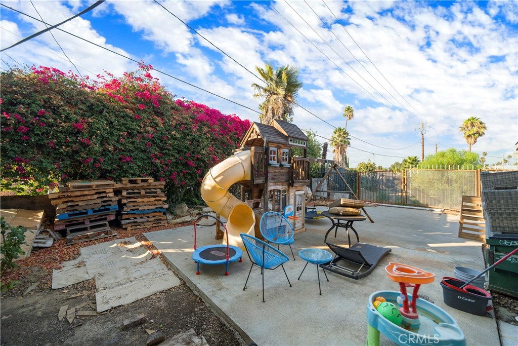 13659 Magnolia Avenue