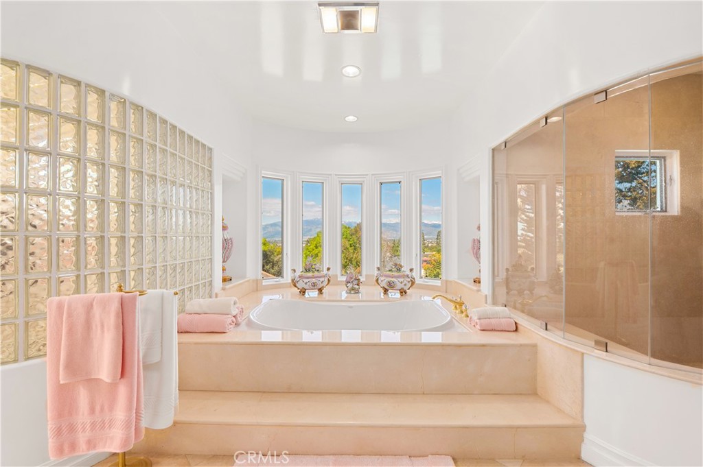 2821 Countrywood Lane