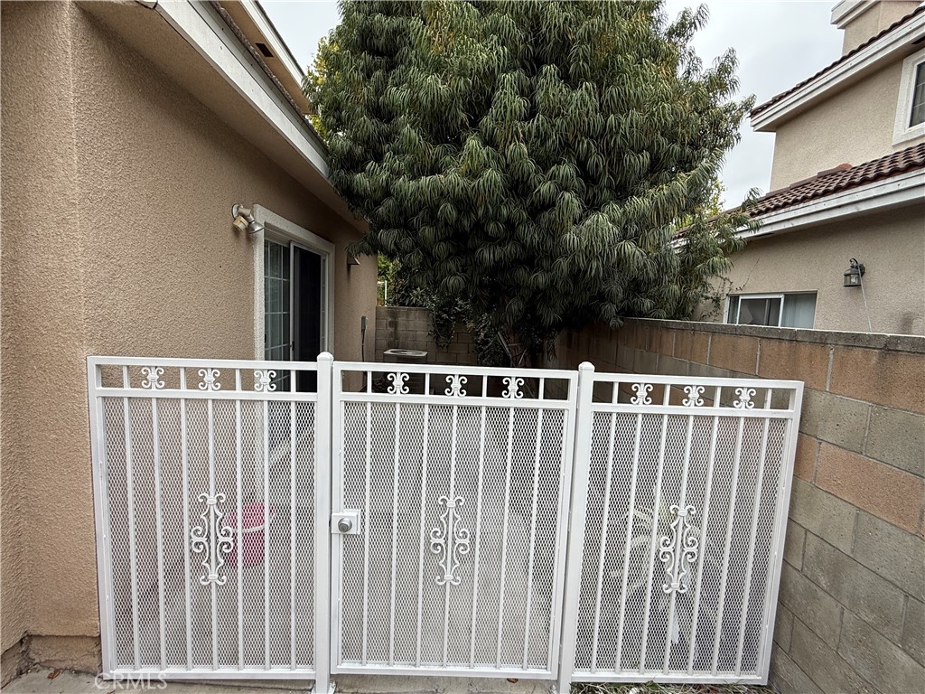 6211 Rosemead Boulevard