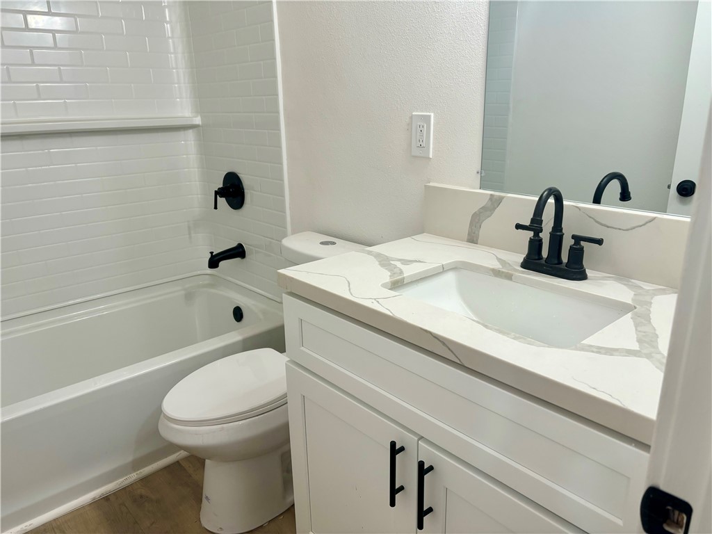 1257 W 9th Unit B