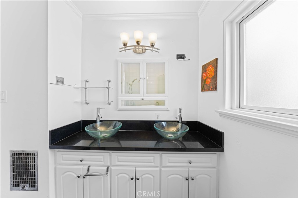 751 N Keystone Street