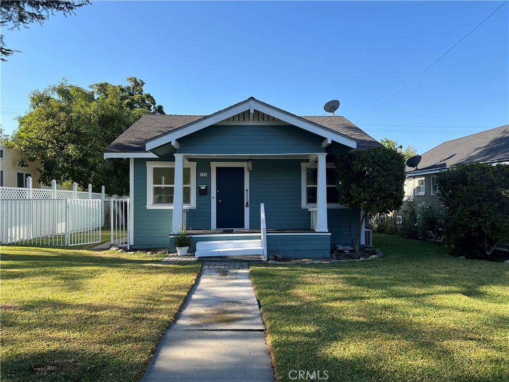 320 W Lemon Avenue