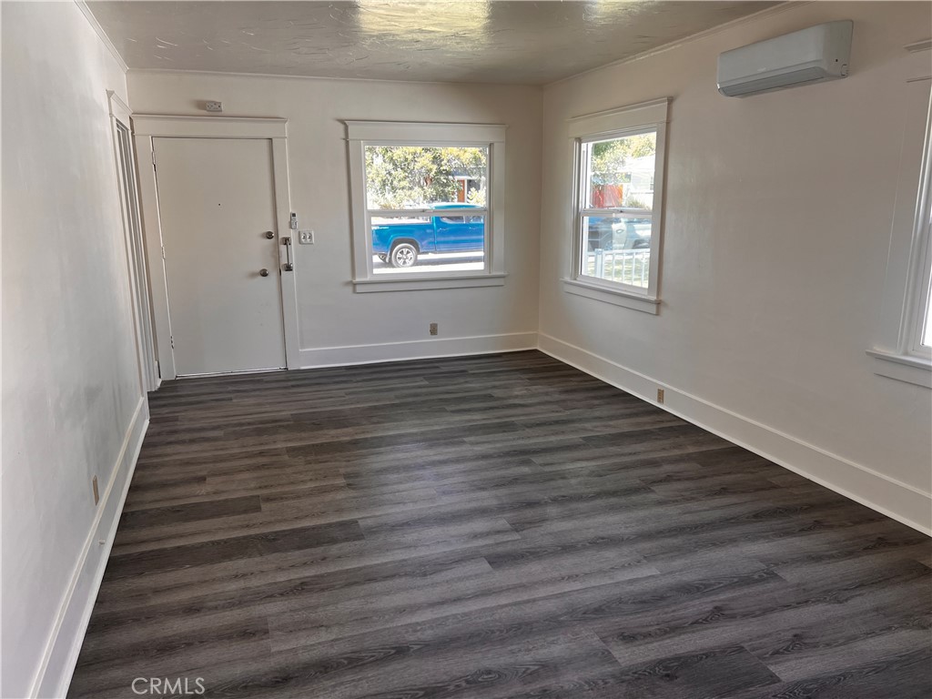 320 W Lemon Avenue