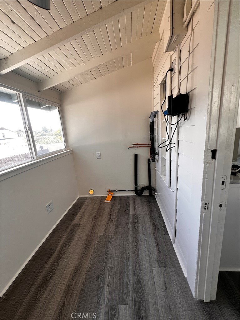320 W Lemon Avenue