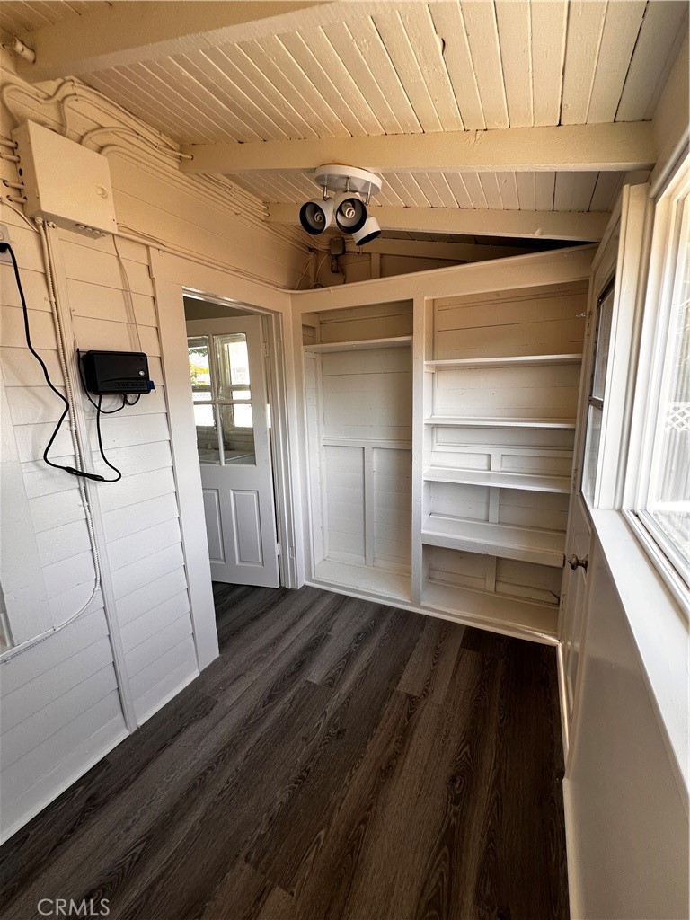 320 W Lemon Avenue