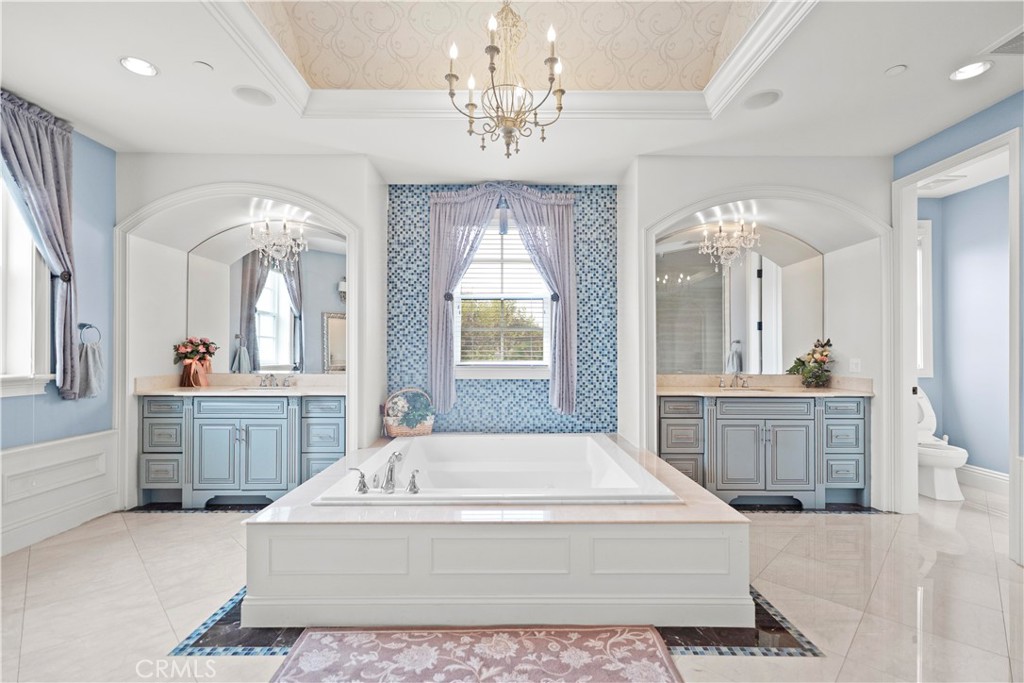 382 W Woodruff Avenue