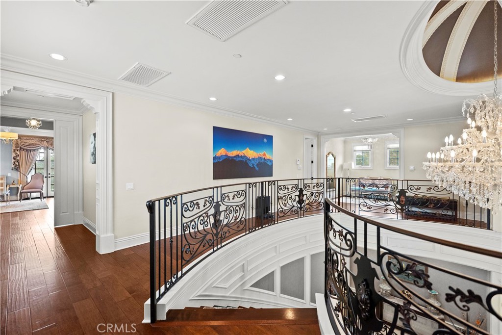 382 W Woodruff Avenue