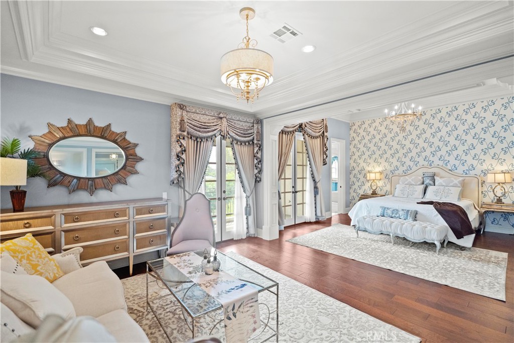 382 W Woodruff Avenue