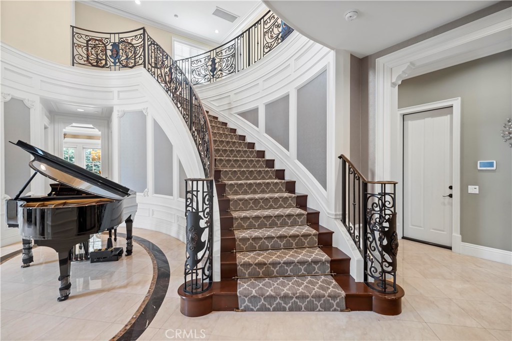 382 W Woodruff Avenue