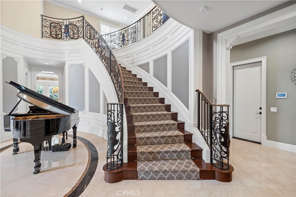 382 W Woodruff Avenue