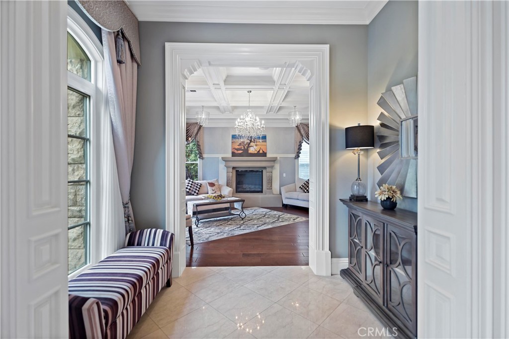 382 W Woodruff Avenue