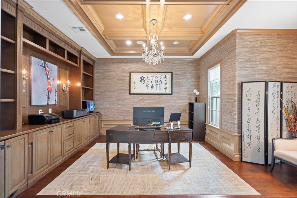 382 W Woodruff Avenue