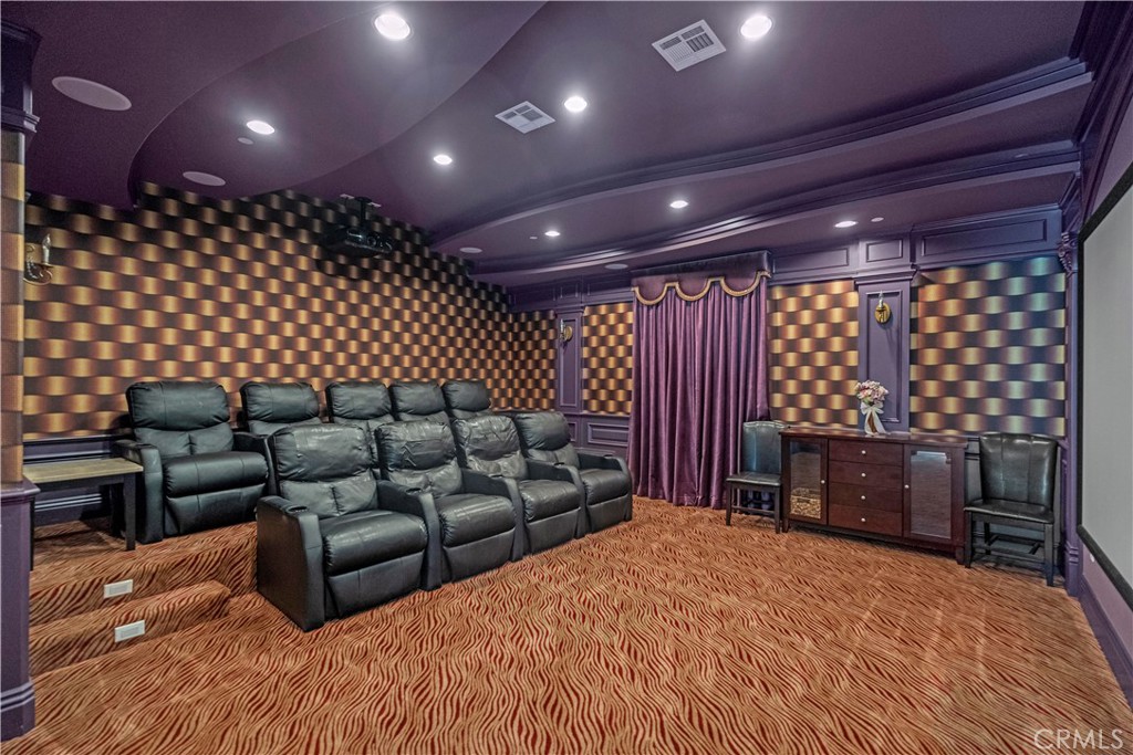 382 W Woodruff Avenue