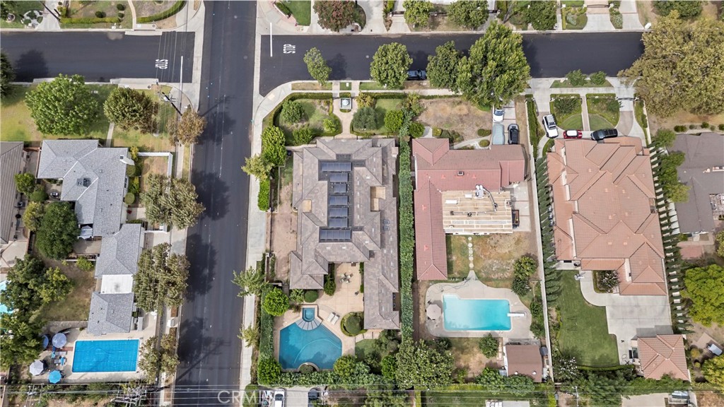 382 W Woodruff Avenue