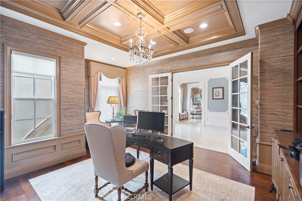 382 W Woodruff Avenue