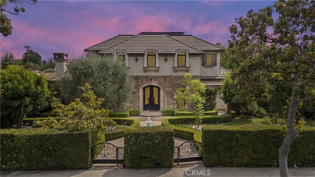 382 W Woodruff Avenue