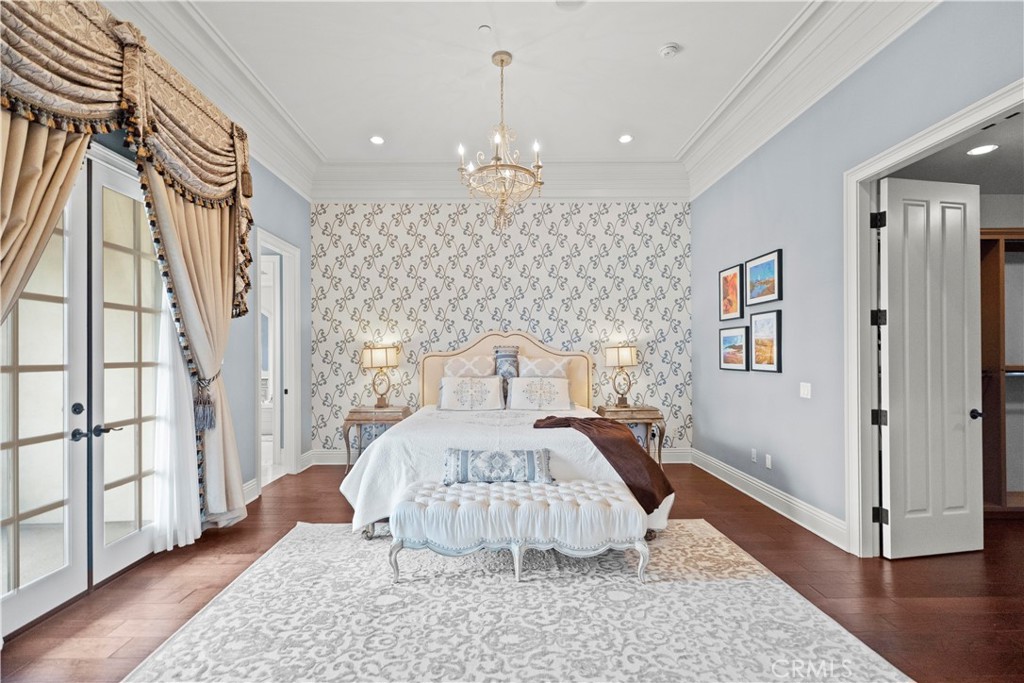 382 W Woodruff Avenue