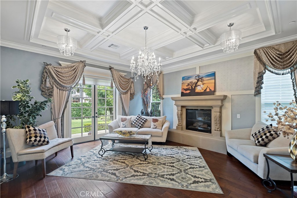 382 W Woodruff Avenue